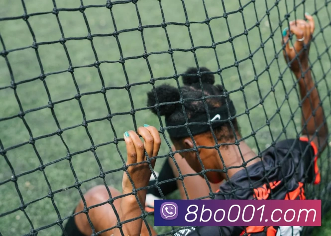 陈国豪晒训练视频，专注控球与投射迎接美国特训挑战(篮球陈国豪哪里人)